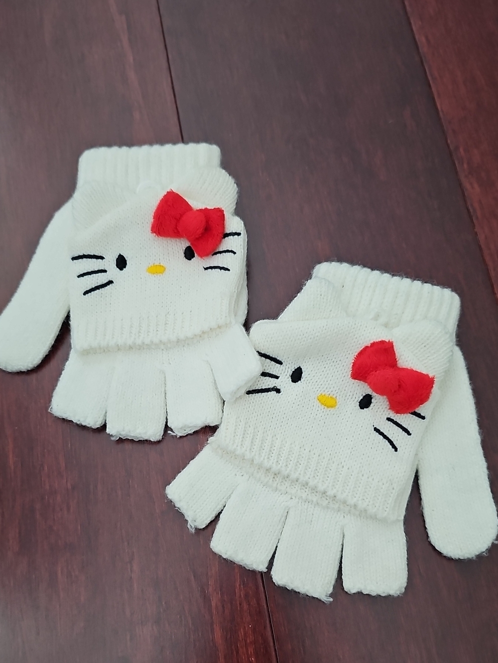 Sanrio Hello Kittu  Kids White Knit Flip-Mittens